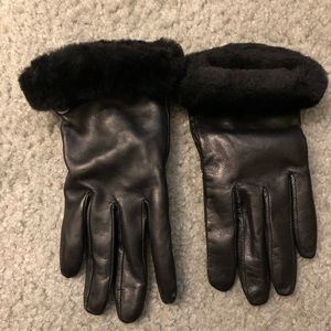 UGG - Genuine Leather Shorty Tech Gloves